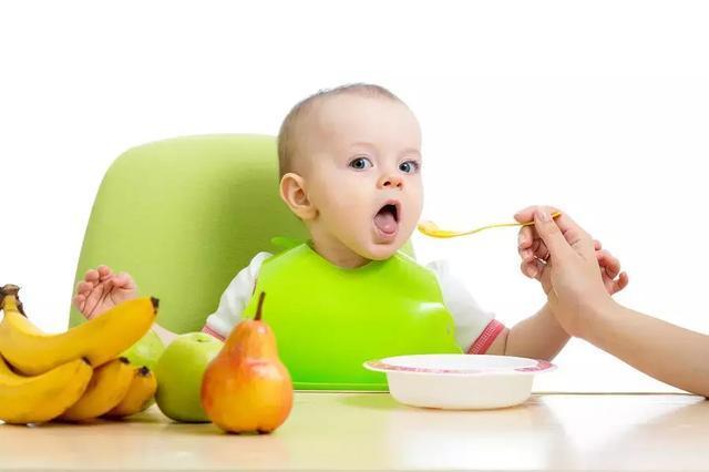 孩子几个月开始吃辅食，辅食添加的时机与注意事项