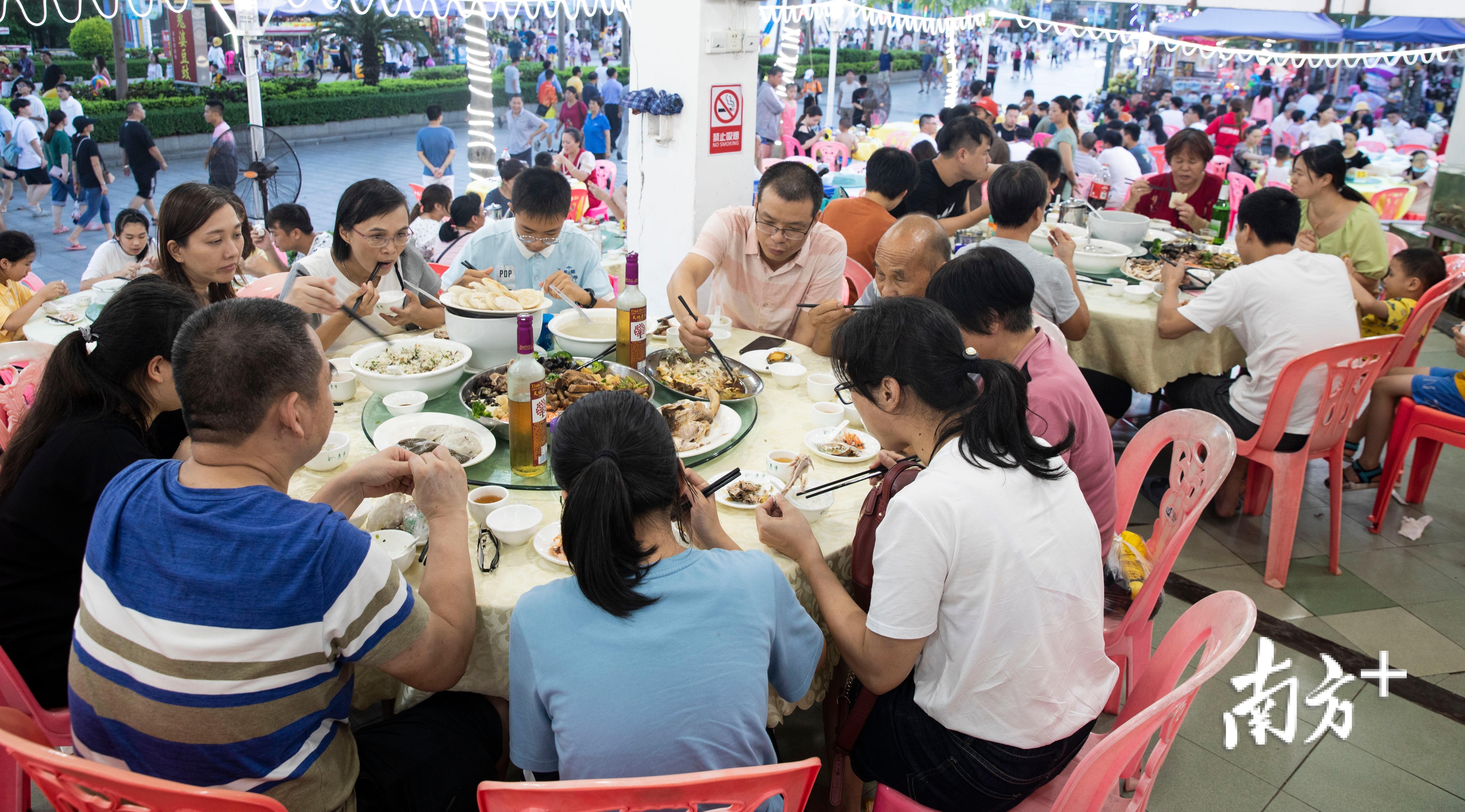 五湖四海唱高歌是什么生肖|词语释义解释落实